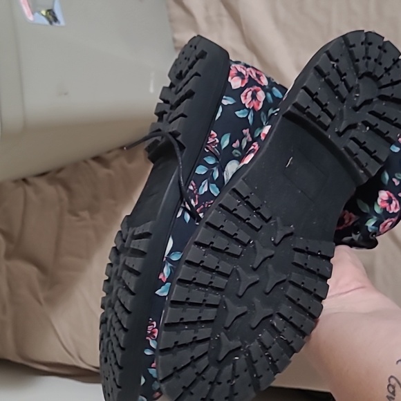 Combat style boots - Picture 2 of 3